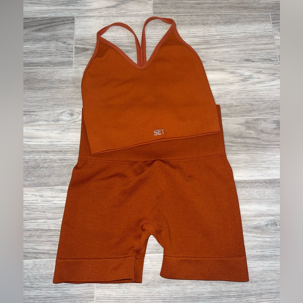 SET ACTIVE Sculptflex Ribbed V Bra & Bike Shorts